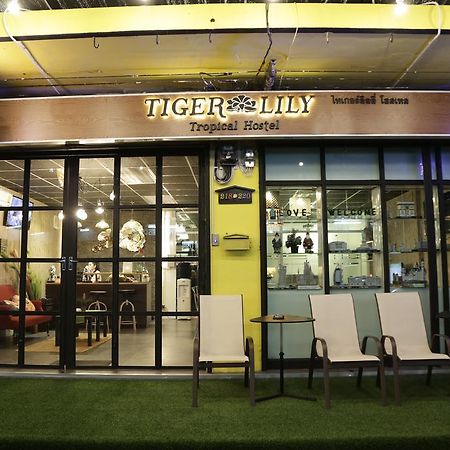 Tiger Lily Hostel Банкок Екстериор снимка