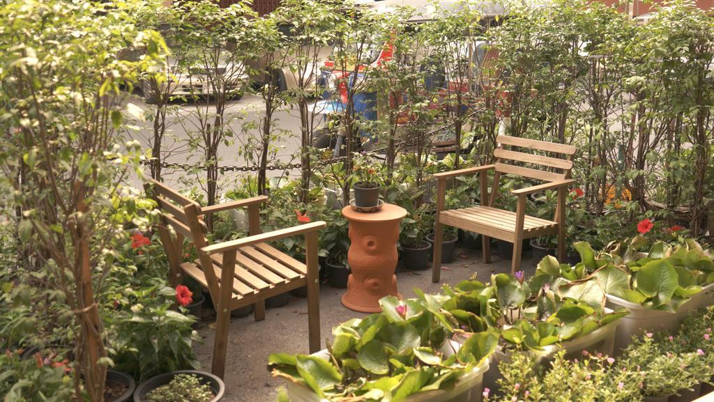 Tiger Lily Hostel Банкок Екстериор снимка