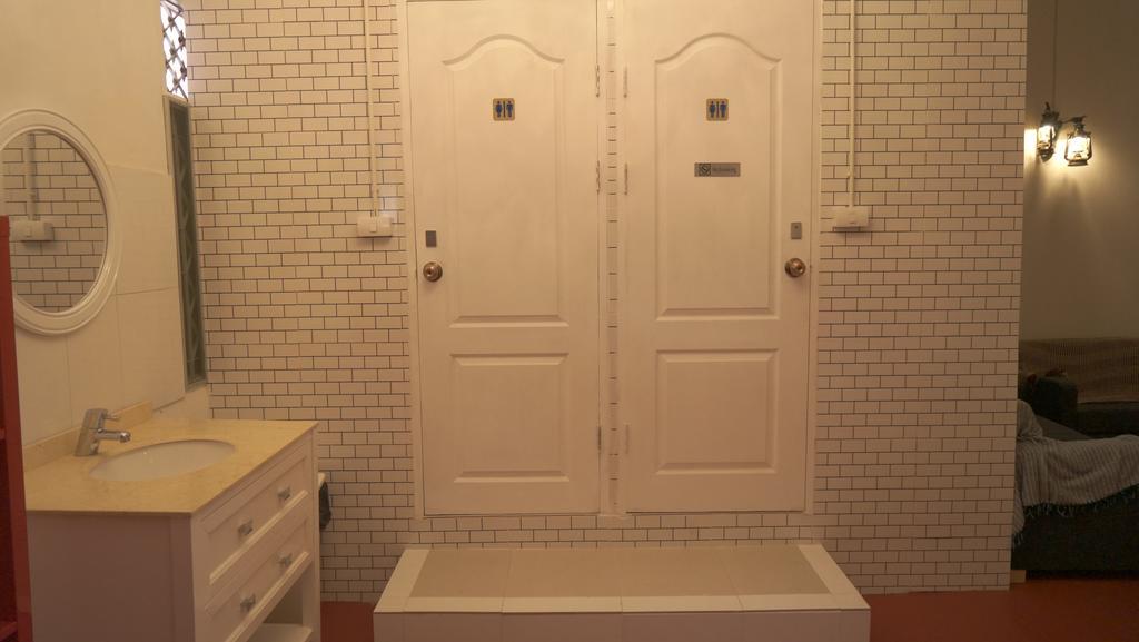 Tiger Lily Hostel Банкок Стая снимка